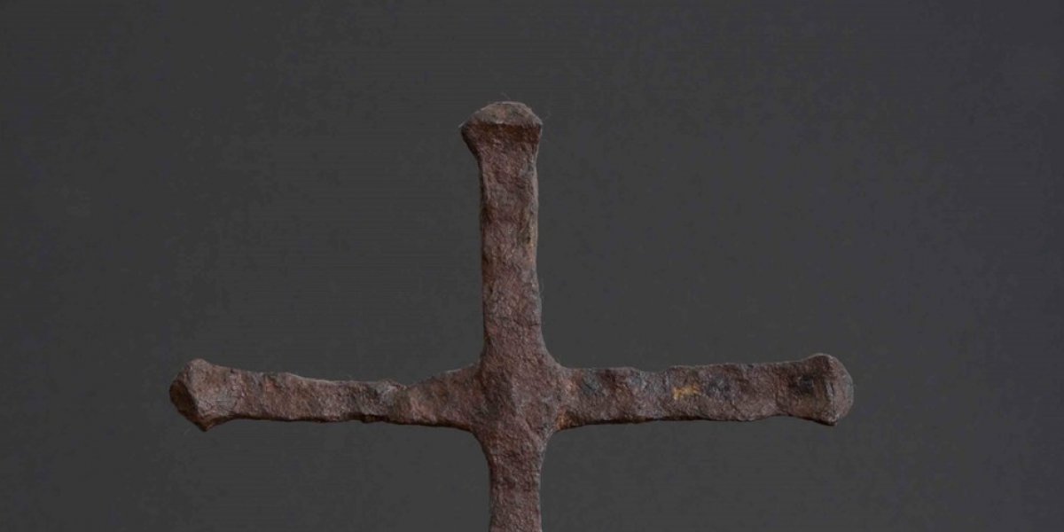 Pelourinho recebe cruz da primeira missa no Brasil em celebração aos 525 anos