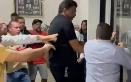 Vereadores ‘trocam socos’ durante sessão em Câmara Municipal