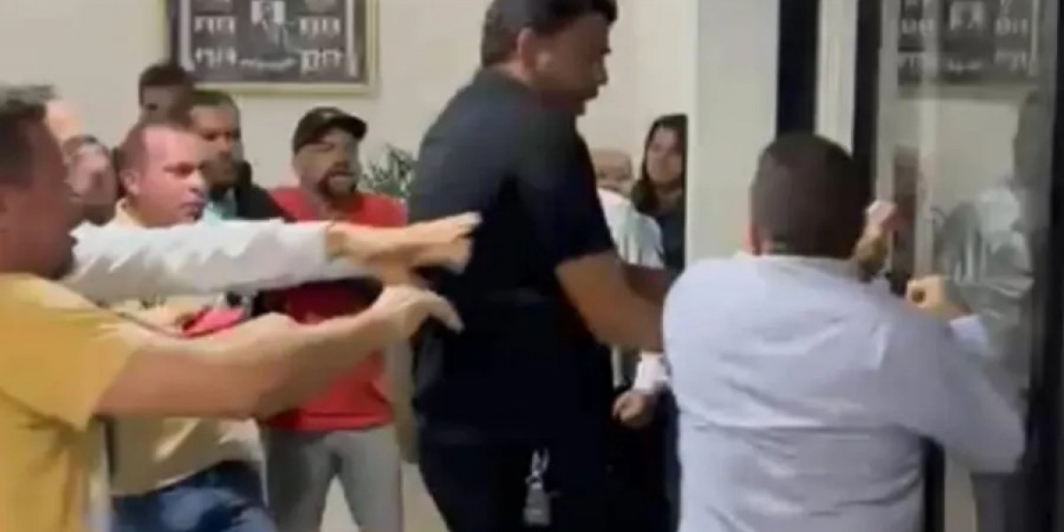 Vereadores ‘trocam socos’ durante sessão em Câmara Municipal