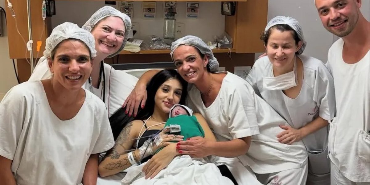 Bia Miranda mostra filho e afirma que criança “é a cara do Gato Preto”