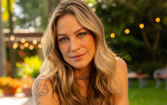 Em momento descontraído, atriz Luana Piovani conta que pensou em ex durante compras