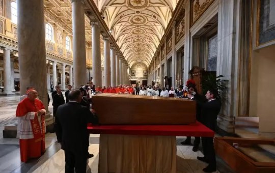 Visitação ao túmulo do Papa Francisco é liberada; veja as fotos