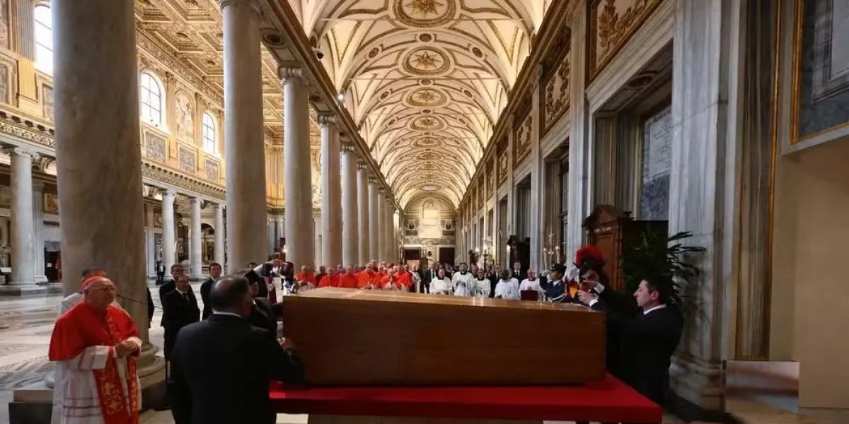 Visitação ao túmulo do Papa Francisco é liberada; veja as fotos