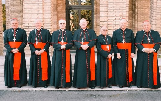 Cardeais brasileiros se reúnem em Roma para homenagens ao Papa e preparação para o Conclave