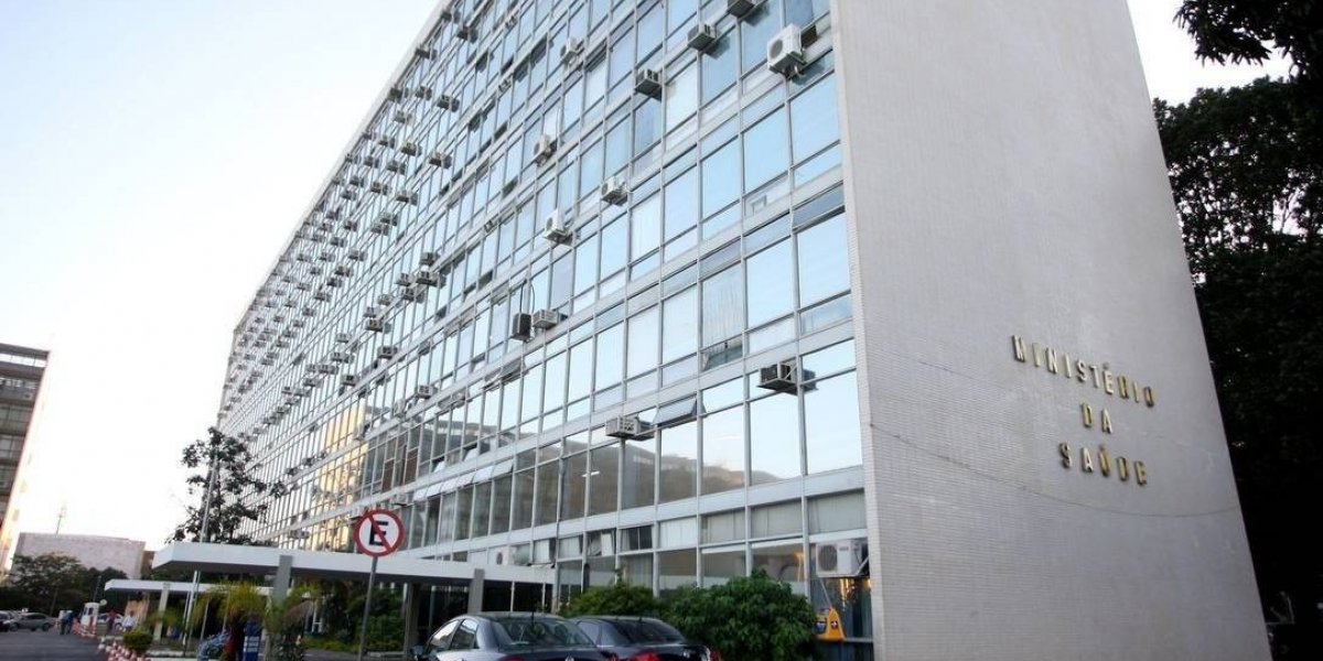A imagem mostra o prédio do Ministério da Saúde em Brasília