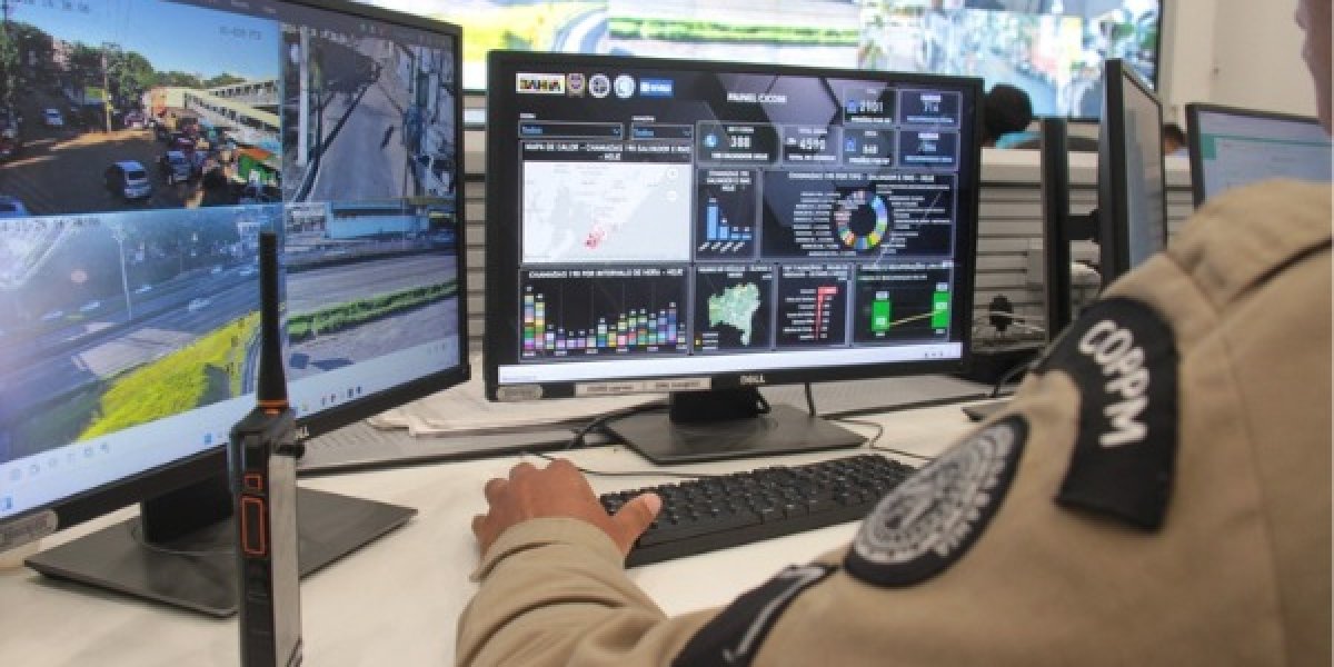 A imagem mostra o sistema de videomonitoramento da Secretaria de Segurança Pública da Bahia