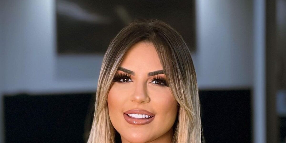 Após sentir dor no peito, Deolane Bezerra descarta cigarros eletrônicos: 'Negócio ruim de largar'