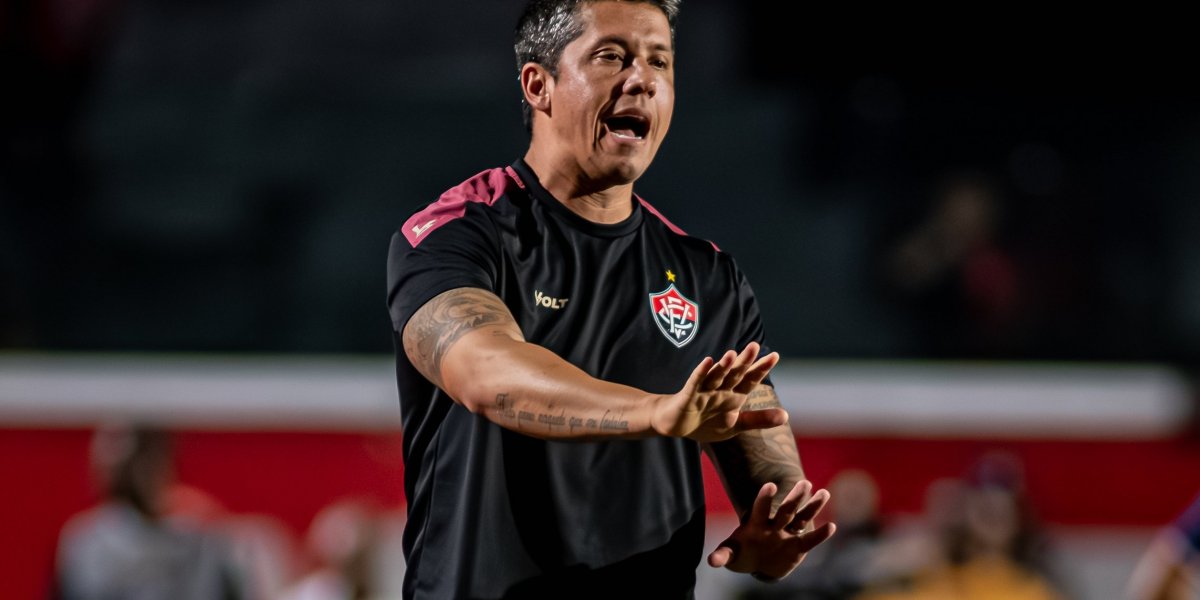 Thiago Carpini garantiu que permanece no Leão da Barra até o final de seu contrato