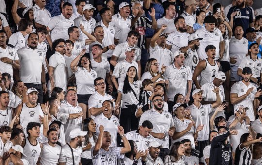 Torcida Organizada do Santos invade CT para protestar contra má fase do time