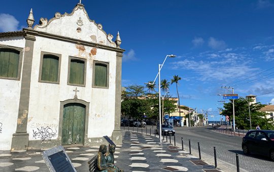 Homem é encontrado morto no Rio Vermelho na madrugada desta terça