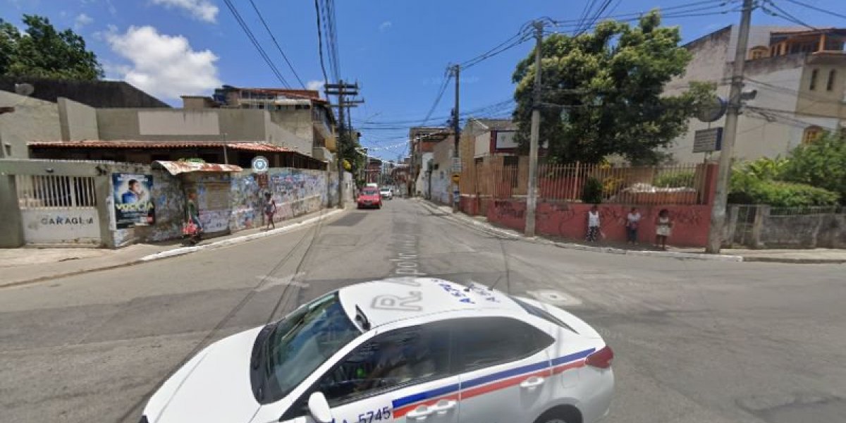 Mulher é atacada com golpes de faca por vizinha em bairro de Salvador