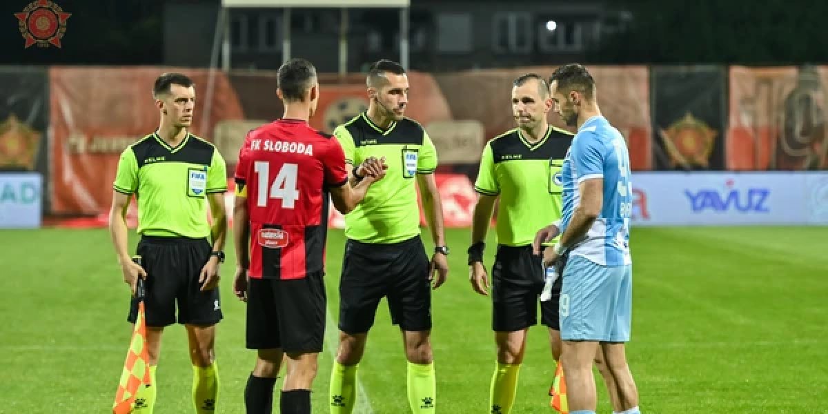 Jogo entre Sloboda Tuzla e HSK Posusje