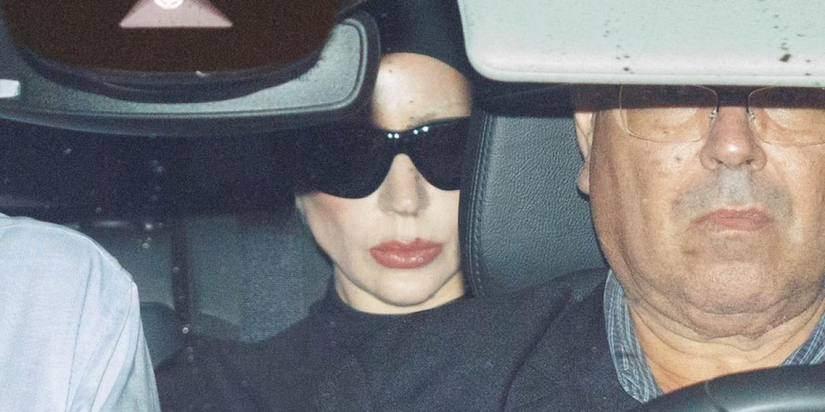 Lady Gaga chega ao Brasil para show em Copacabana