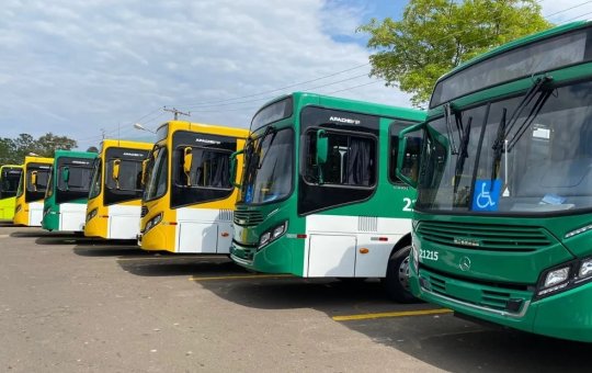 Ônibus voltarão a circular nas ruas a partir das 8h, segundo sindicato