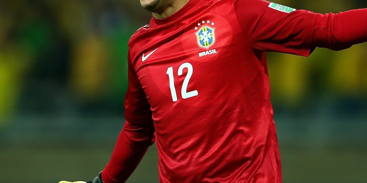 A imagem mostra a camisa de goleiro da copa de 2014