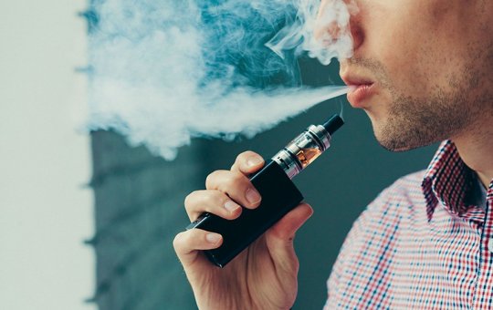 Governo dá 48 horas para YouTube, Tiktok e Instagram removerem anúncios de cigarro eletrônico