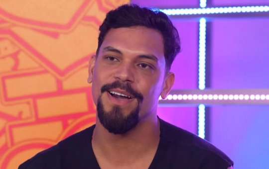 Baiano ex-BBB comenta sobre rumores de romance com Gil do Vigor
