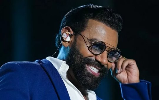 Cantor Pablo se irrita com fã que arremessou objetos no palco: “Ela sai ou eu saio”