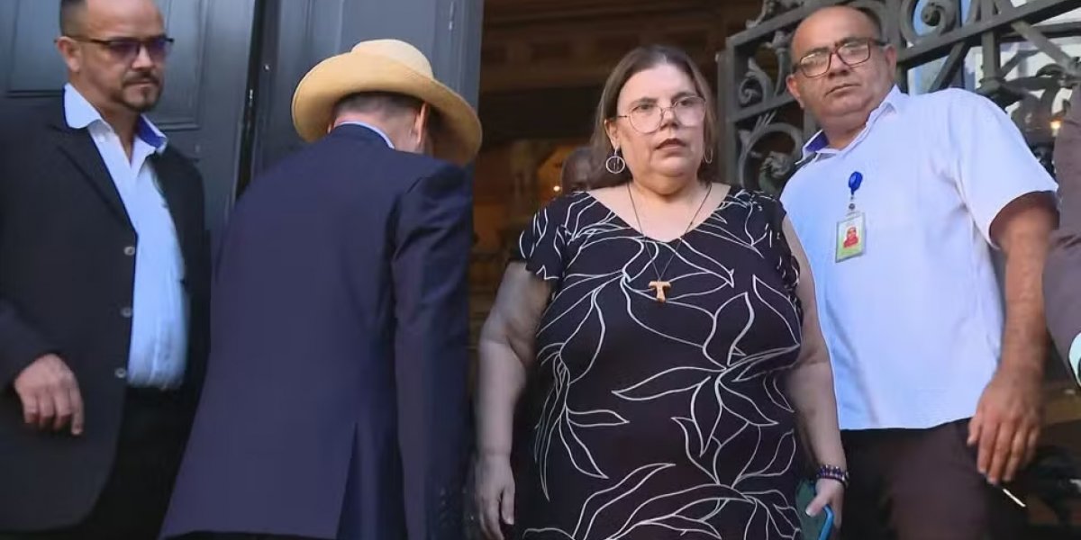 Familiares presentes para a celebração fúnebre