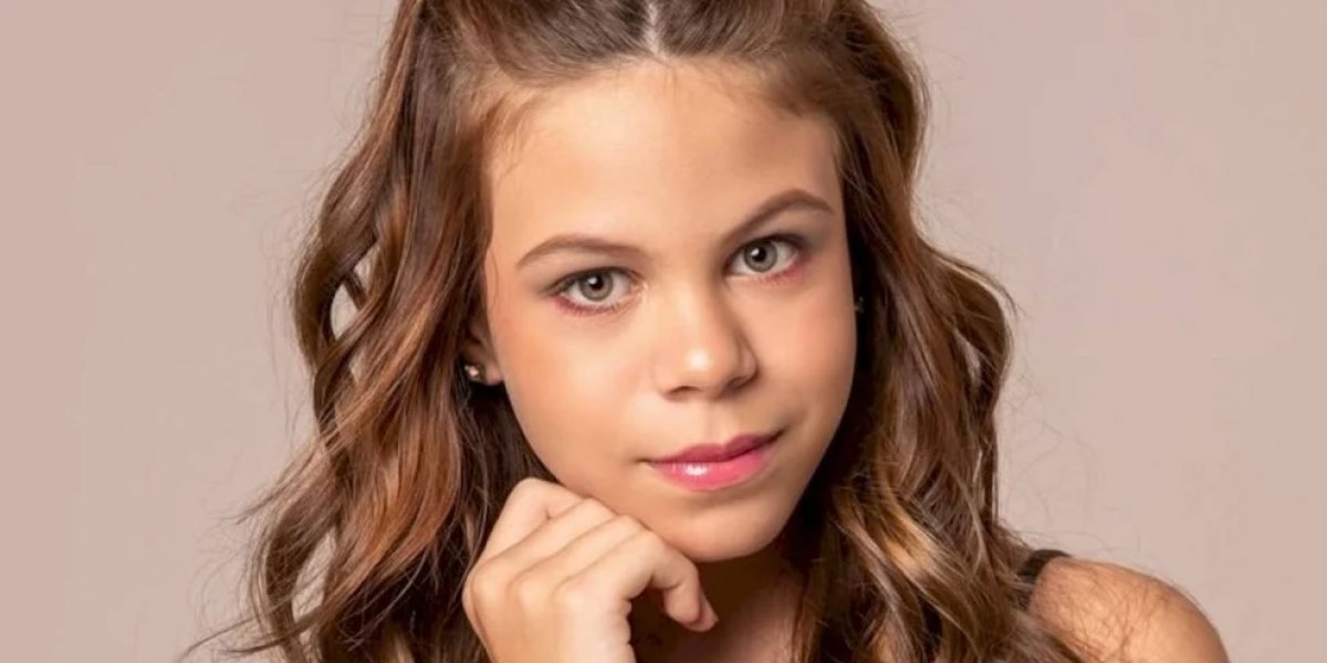 Millena em foto de estúdio