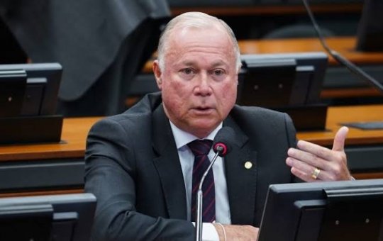 Presidente da CCJ diz que PEC da escala 6x1 é prioridade
