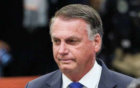 Bolsonaro recebe alta, após 3 semanas internado