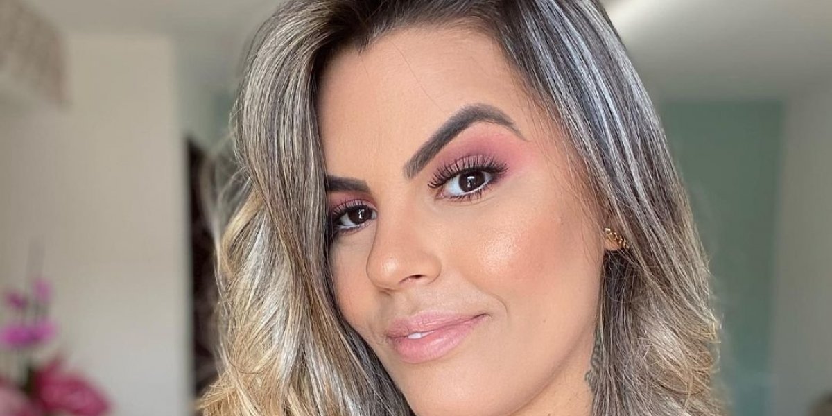 Tassia Brasil anuncia fim do relacionamento com Mario Brasil