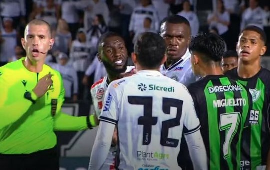Craque da seleção boliviana é preso após ser acusado de racismo