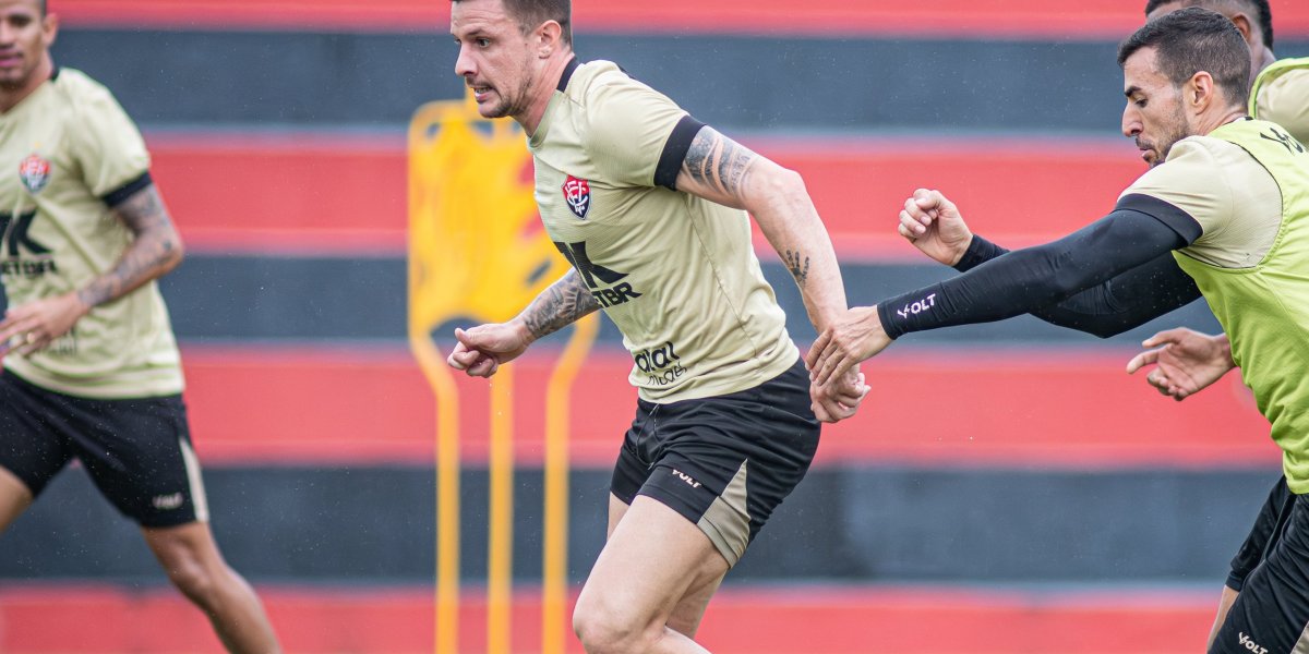 Renato Kayser treinando com o elenco