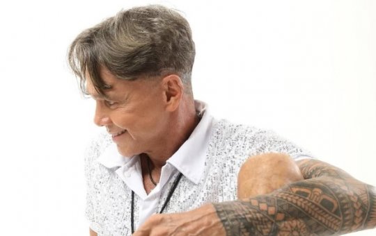 Netinho celebra evolução no tratamento contra câncer linfático