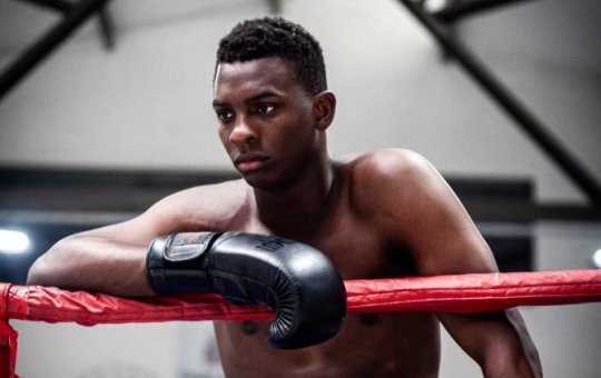 Baiano Keno Marley vence por nocaute na estreia do Brasileiro de Boxe Elite