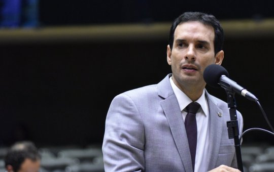 'Por bem ou por mal', aponta dirigente do PDT sobre a saída de Léo Prates