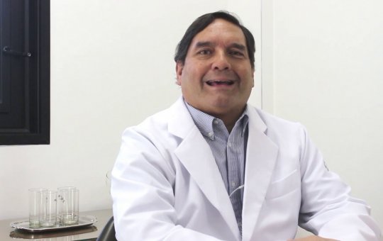 Dr. Raymundo Paraná alerta sobre riscos da “fake medicina” nas redes sociais