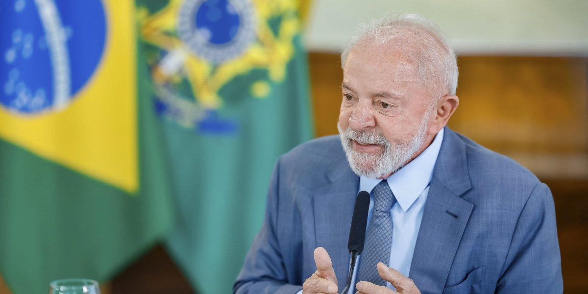 Presidente Lula durante reunião do governo