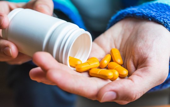 O perigo da automedicação e seus efeitos na saúde