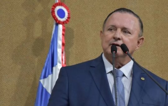 Deputado estadual, Adolfo Menezes fala sobre eleições de 2026: "Alguém vai ter que ceder"