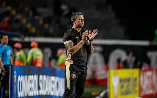 Carpini cita o Bahia em justificativa para crise no Vitória