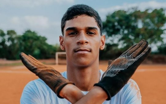 Luva de Pedreiro se envolve em polêmica após ameaçar seguidor em live