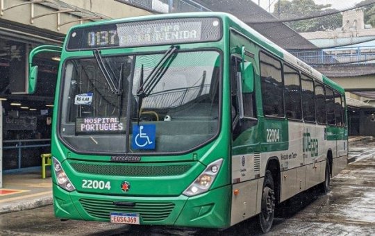 Jovem é esfaqueado em assalto a ônibus no Canela