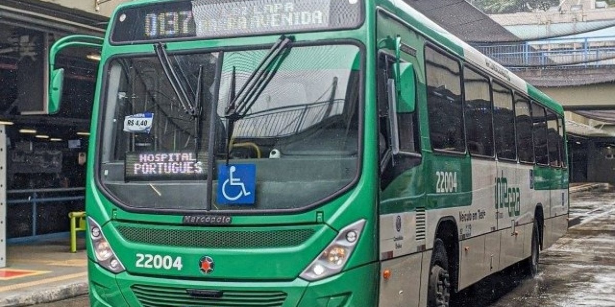 Ônibus da linha Lapa x Barra
