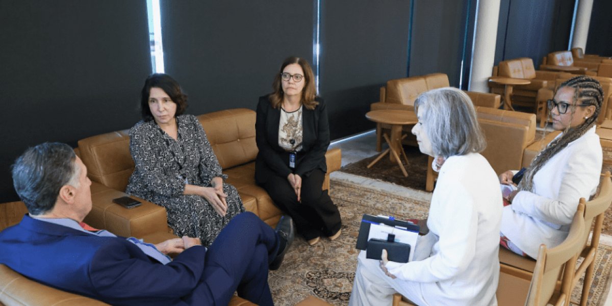 Ministro se solidariza com oficial de justiça constrangida ao intimar Bolsonaro na UTI