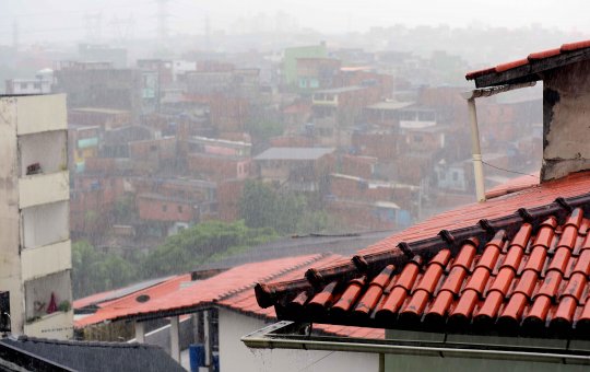 Bairros de Salvador registram até 50 mm de chuva durante a madrugada
