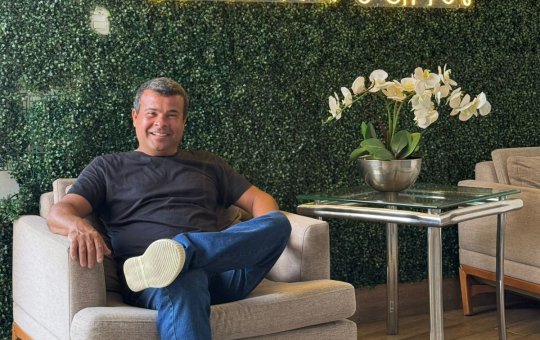 Celsinho Cotrim renova com a Band e estreia podcast na emissora