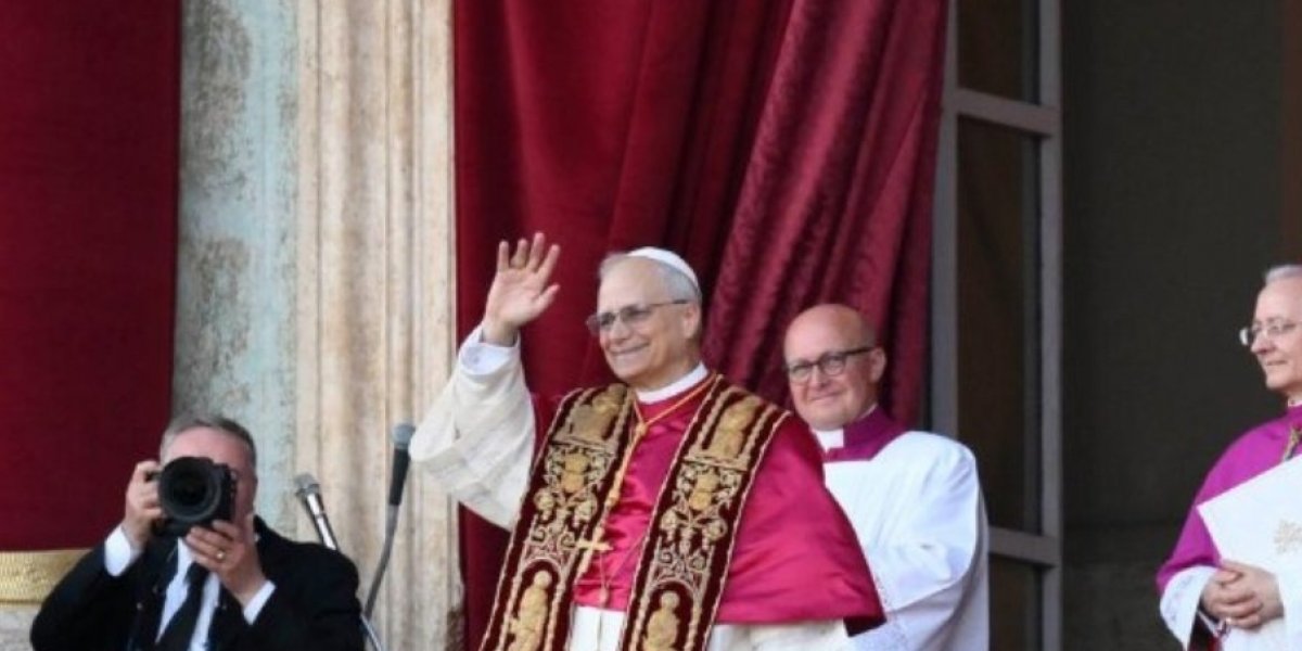 Papa Leão XIV logo após ser eleito no Conclave