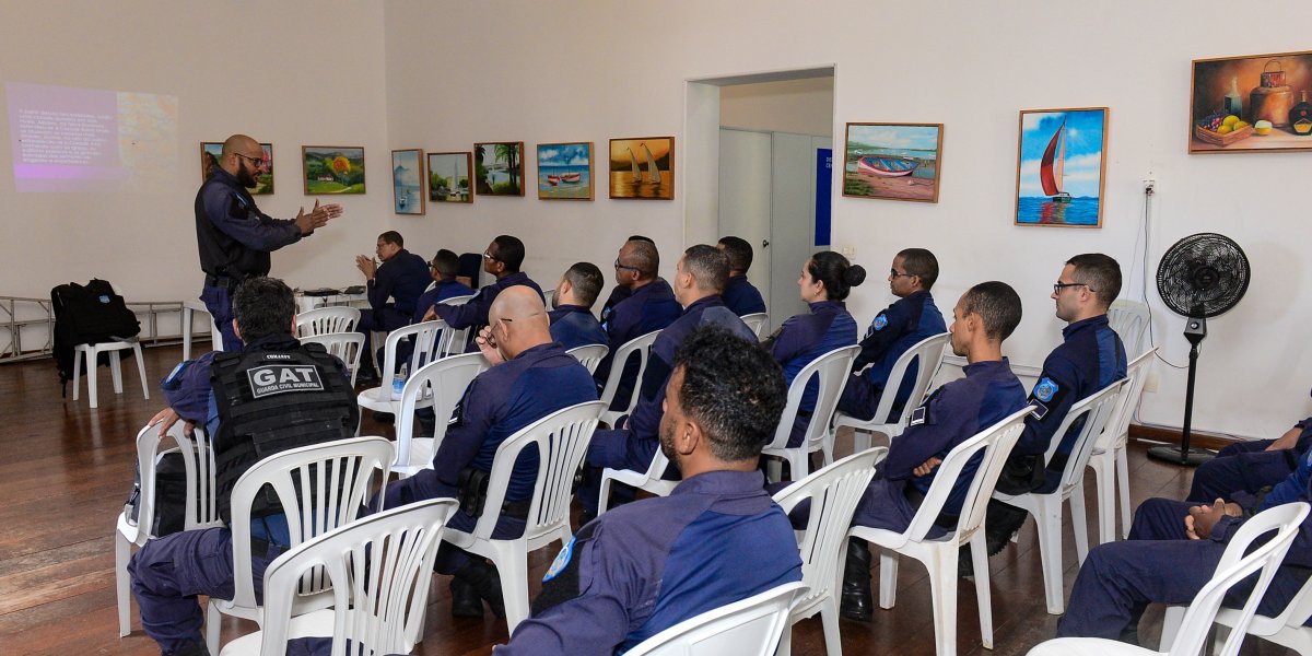 Curso teve ínício na terça-feira (6) e será concluído na segunda (12)