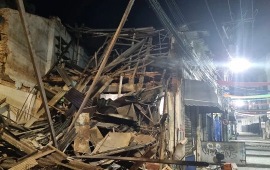 Casarão antigo desaba em bairro do centro de Salvador