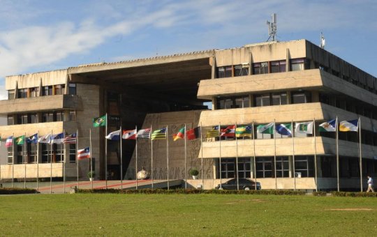 Alba valida lei para abastecimento gratuito de remédios a partir de canabidiol