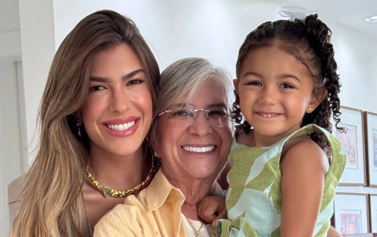 Veja homenagens que as celebridades baianas fizeram para suas mães