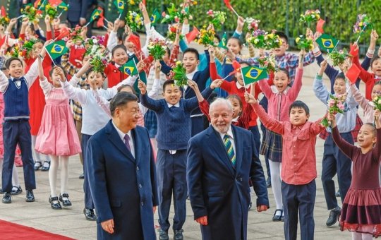 Lula critica tarifas dos EUA e defende aliança com a China: “Nossa relação será indestrutível”