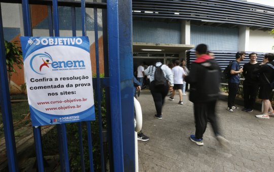 Saiba os critérios para pedir isenção da taxa na inscrição do ENEM 2025